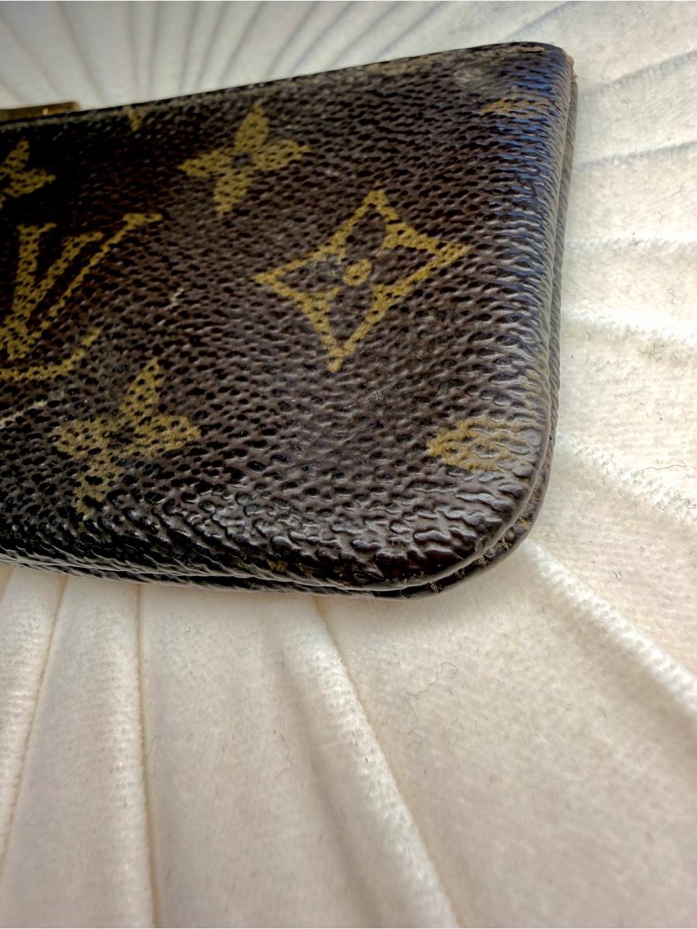 Louis Vuitton Vintage Brown Monogram Key Pouch - Picture 9 of 10